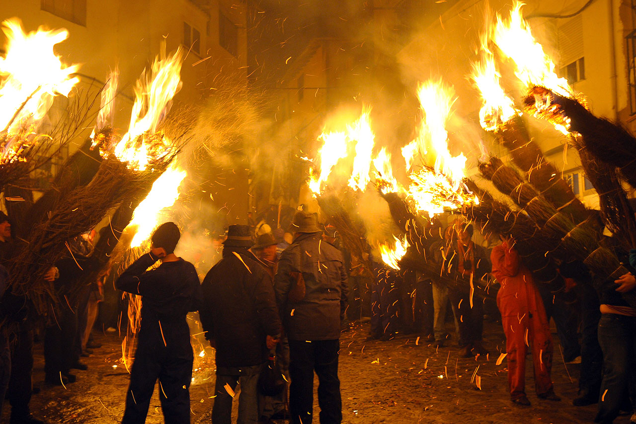 Los Escobazos de Jarandilla de La Vera